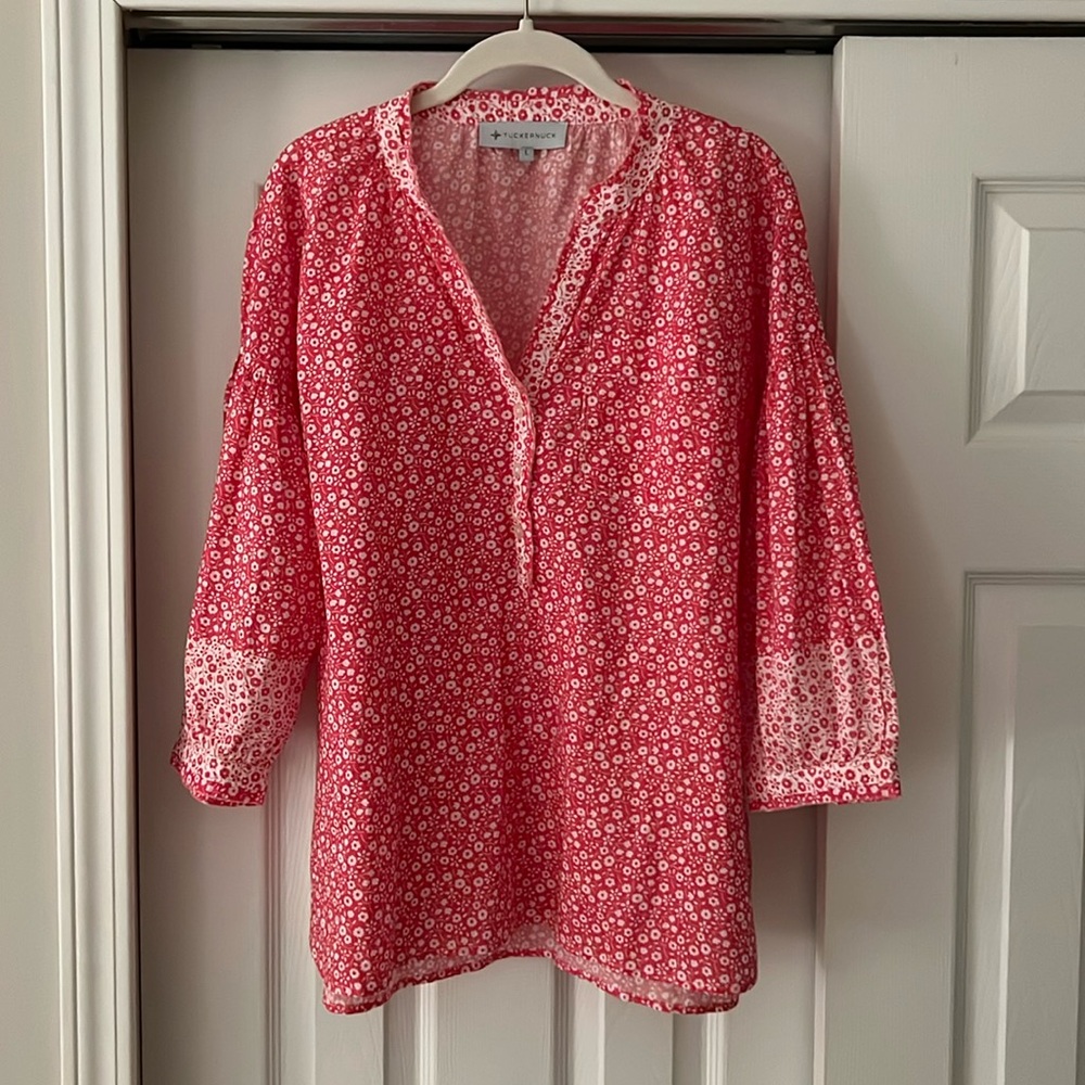 EUC Tuckernuck pink floral blouse
